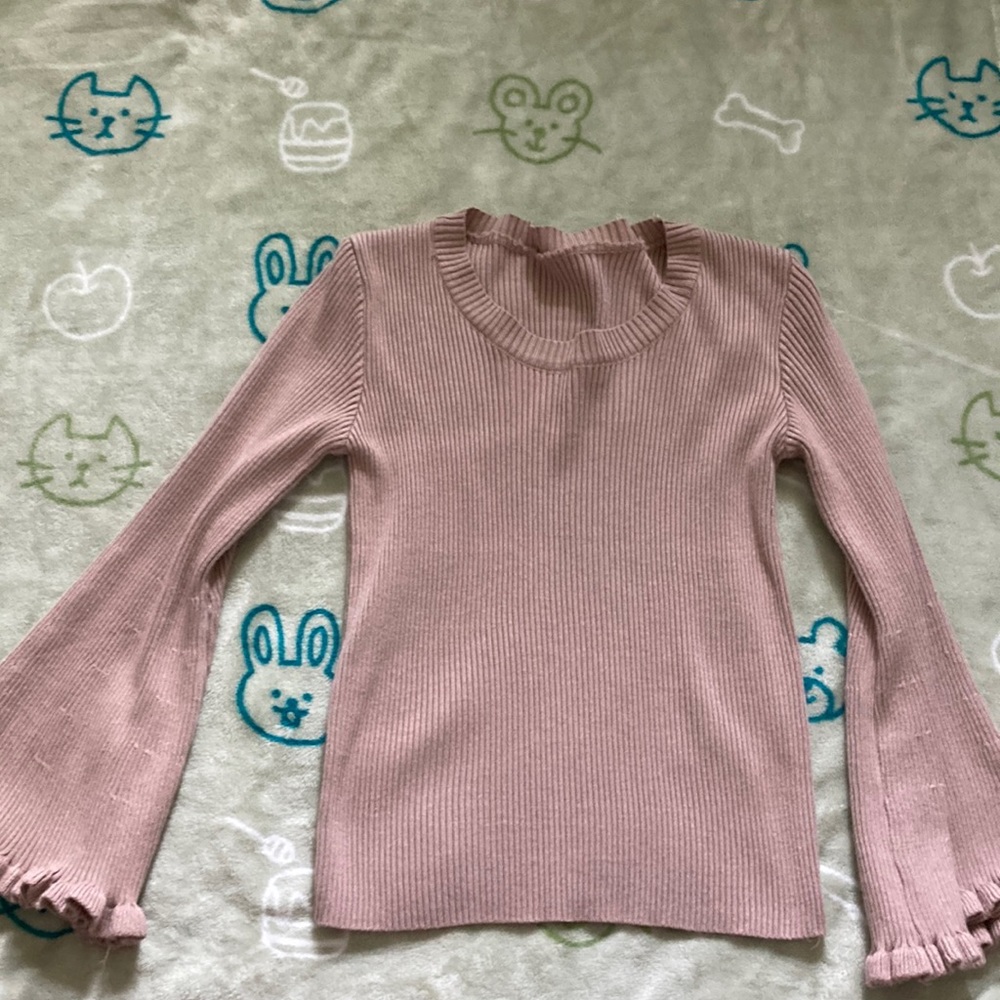 No tag, pink shirt
